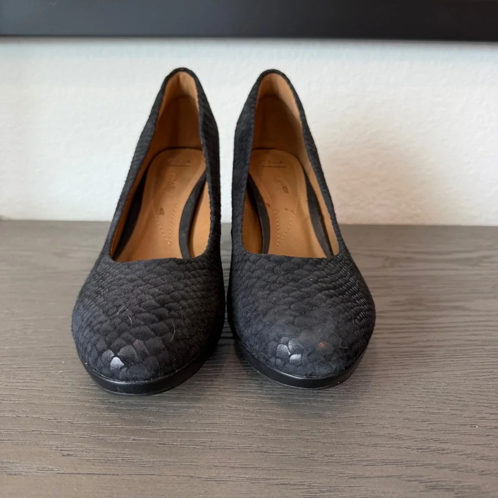 Clarks Collection Cushion Soft Black Snakeskin Embossed Platform Pumps 9.5M
